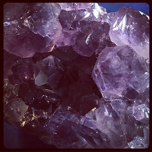beautiful amethyst purple crystal photo image free with credit